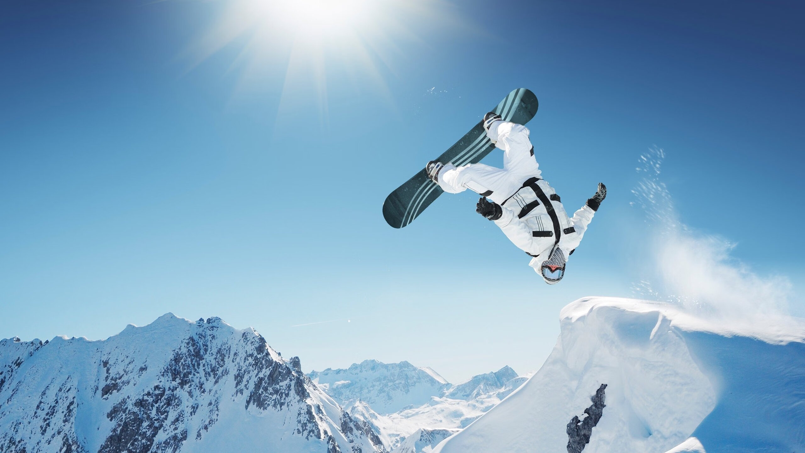 九游jiuyou-意大利骑手吉尔·托马斯在2024年国际马术联合会障碍赛世界巡回赛中以“Bella”马匹获得个人第六名，表现出色。